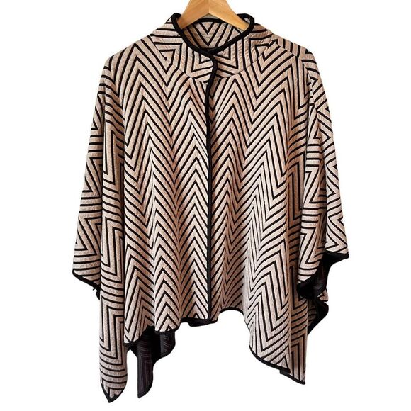 Chico's Travelers Collection Chevron Jacquard Cape - Picture 12 of 12